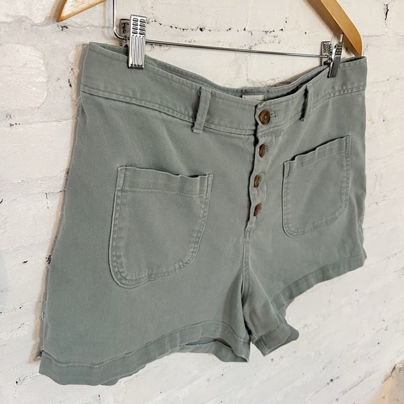 GAP Sage Utility Shorts, Button-Fly High-Rise, Size 16 - Picture 2 of 6